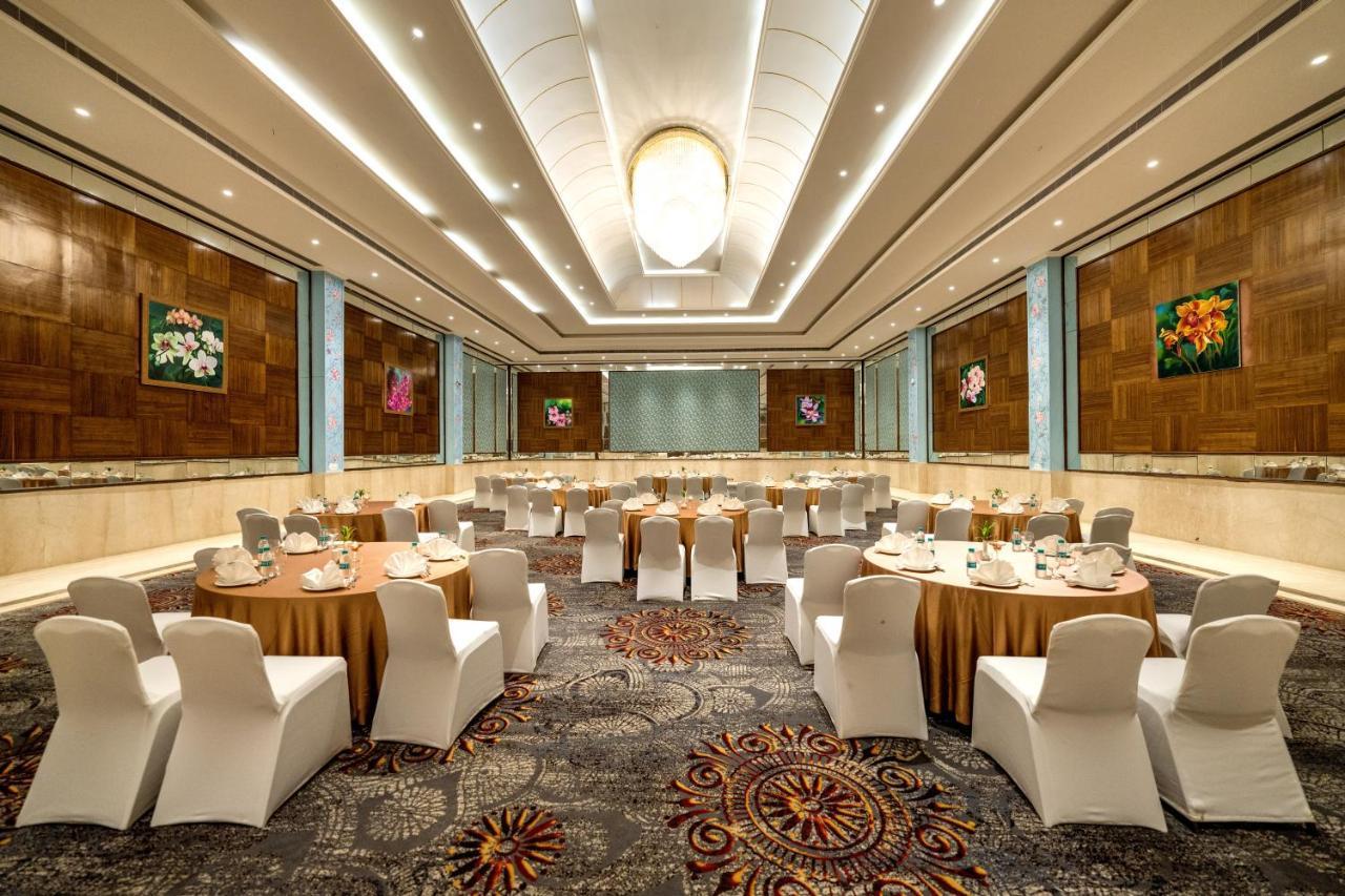 Fairway Golf & Lake Resort Naya Raipur エクステリア 写真