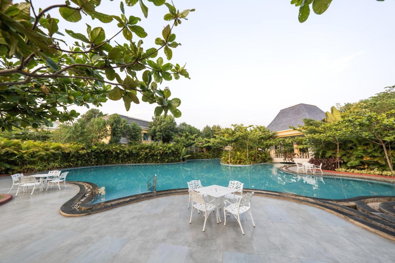 Fairway Golf & Lake Resort Naya Raipur エクステリア 写真